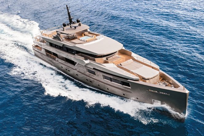 GIRAUD motor yacht available on French Riviera