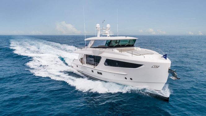 Horizon FD77 Skyline yacht