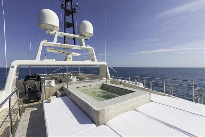 Jacuzzi spa pool on the sun deck
