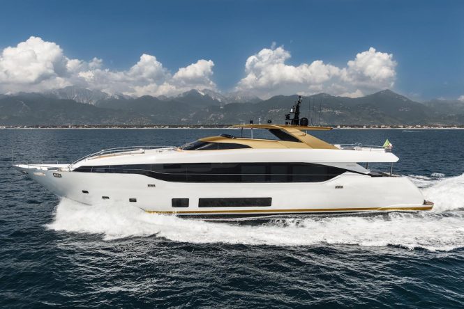 Luxury motor yacht MAIORA 30