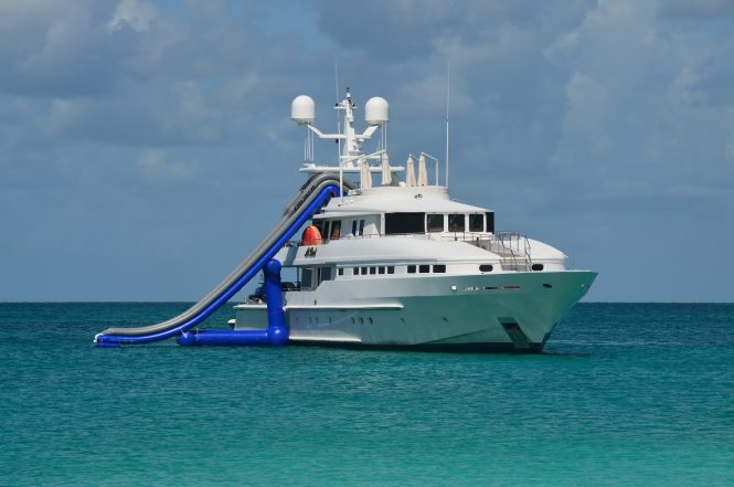 Luxury yacht AT LAST