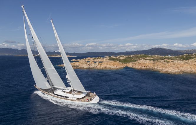 Sailing Yacht ROSEHEARTY 