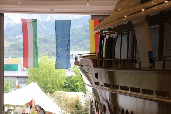 VANADIS leaving shed