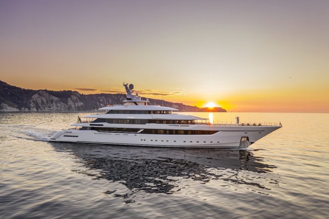 80m luxurious mega yacht DRAGON