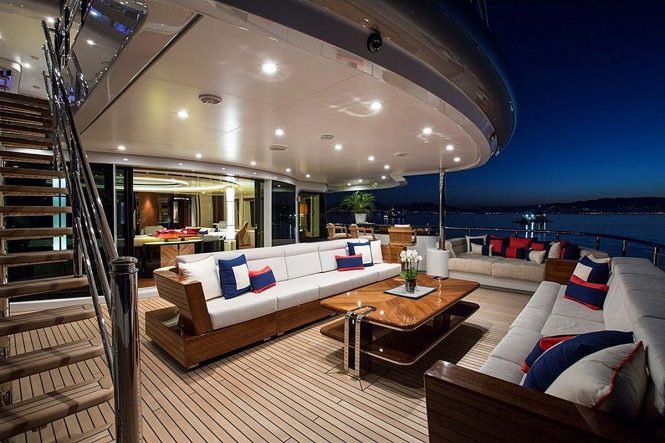 Main deck aft seating area