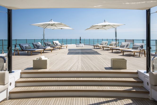 Owner deck subathing area