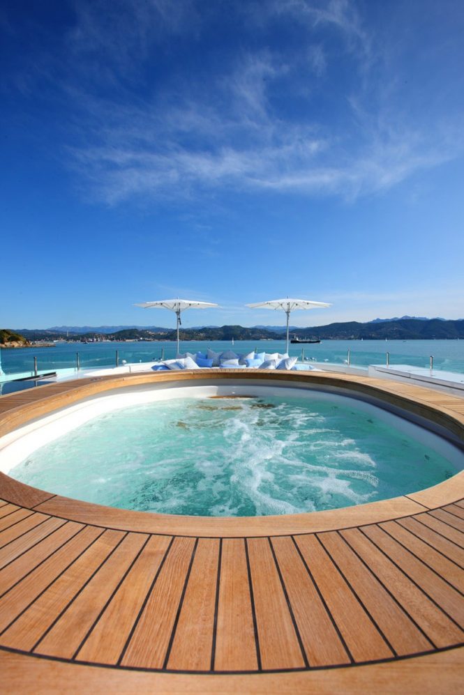 beautiful Jacuzzi pool for guests to enjoy
