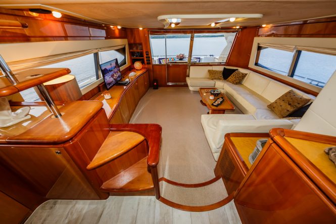 Comfortable and inviting saloon