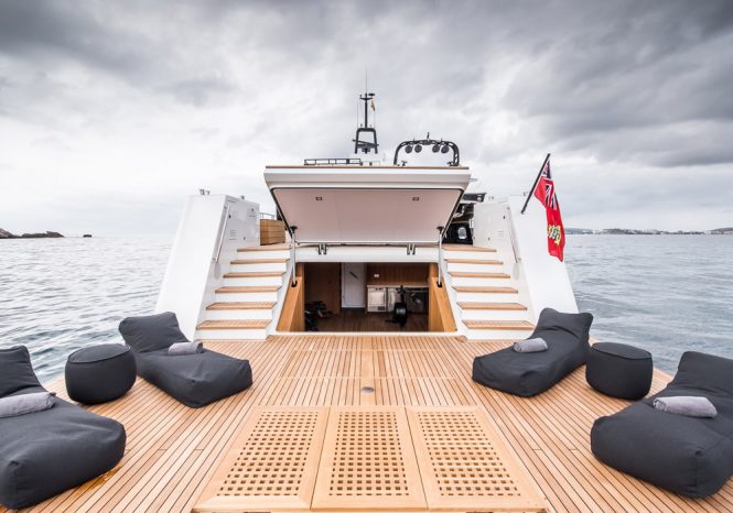 aft deck - Photo Lynx Yachts
