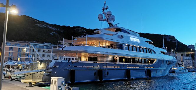 Luxury yacht Sovereign off Bonifacio - Photo Solenne Vaudin d'Imécourt