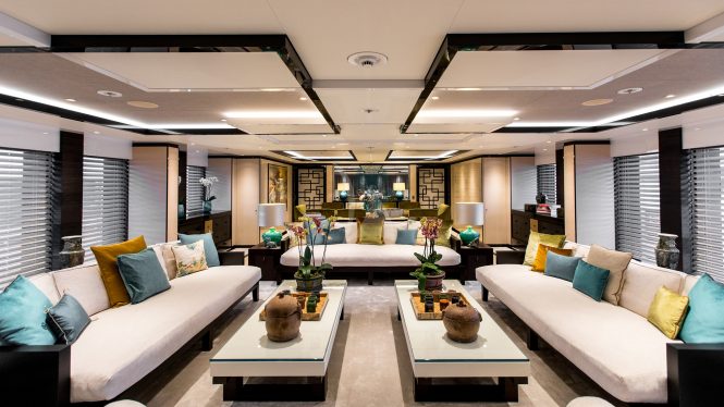 Main saloon of the motor yacht SAMURAI