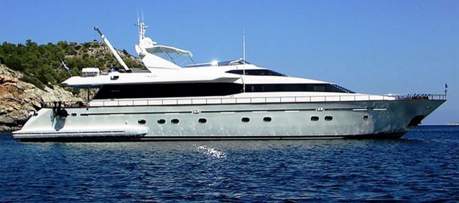 luxury yacht Falcon Island