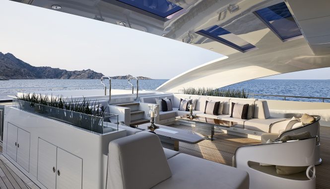 Jacuzzi and relaxation area