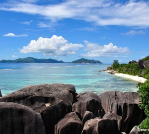 Escape to Paradise: Luxurious Charter Vacations in Seychelles