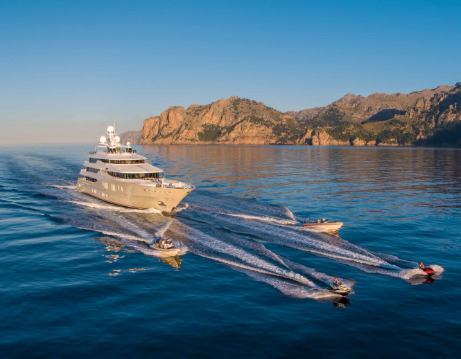 Superyacht Eminence with water toys