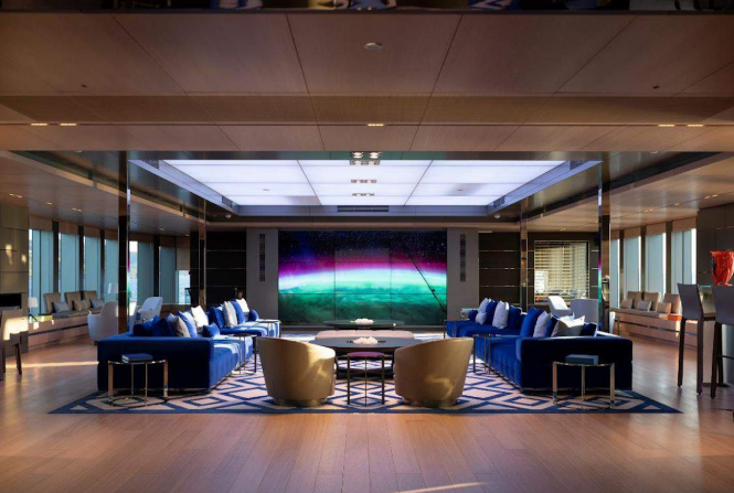 Huge cinema screen in the LOFT