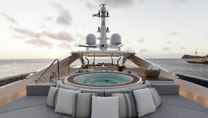 Sun deck with Jacuzzi