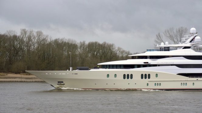 Bow view - Photo © DrDuu