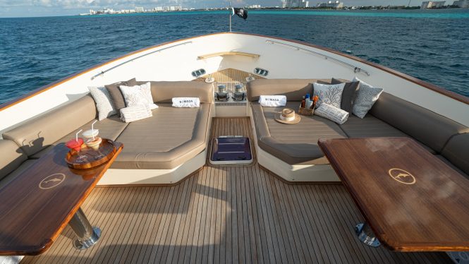 Foredeck sunbathing and relaxation area