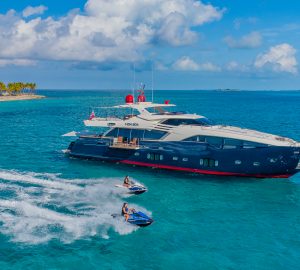 30m Ferretti charter yacht VIDA BOA available in the Bahamas