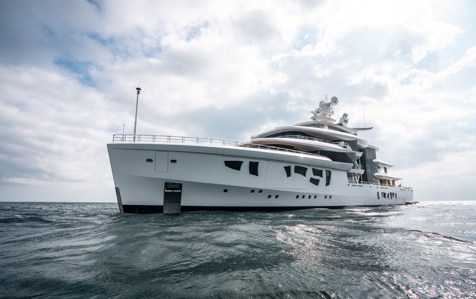 Striking luxury yacht ARTEFACT has been delivered to her owner — Yacht Charter & Superyacht News