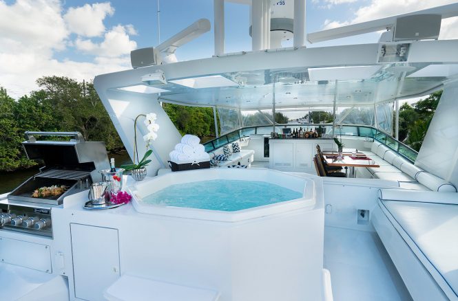 Fantastic flybridge area with a barbecue and Jacuzzi