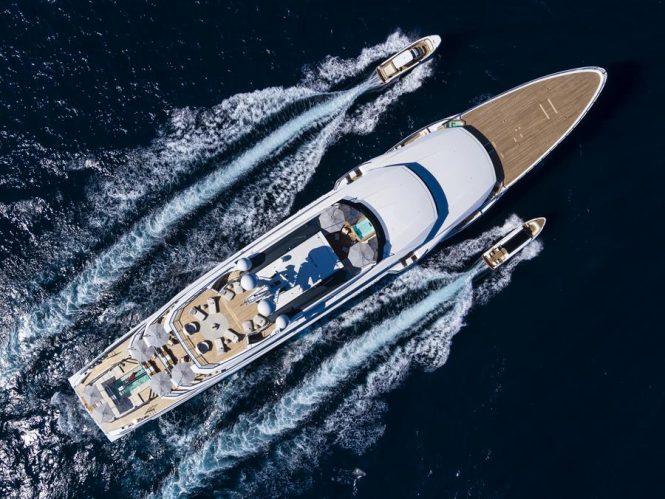 Superyacht DREAMBOAT with tender - Photo Guillaume Plisson for Oceanco