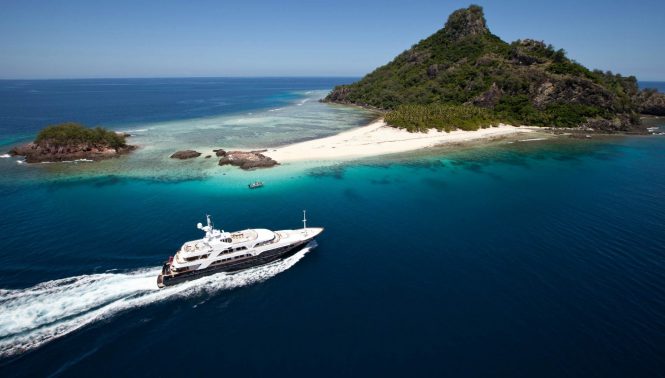 Luxury Motor yacht Noble House in French Polynesia
