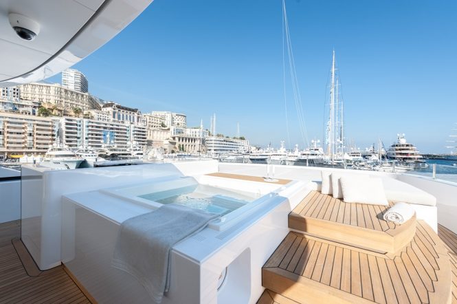 Onboard Jacuzzi with sunpads