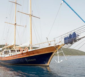 Charter timeless sailing yacht La Reine in the Eastern Mediterranean