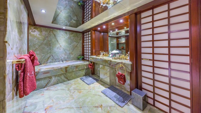 master suite ensuite bathroom