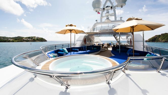 Fantastic sun deck with a huge lounging and sunbathing area