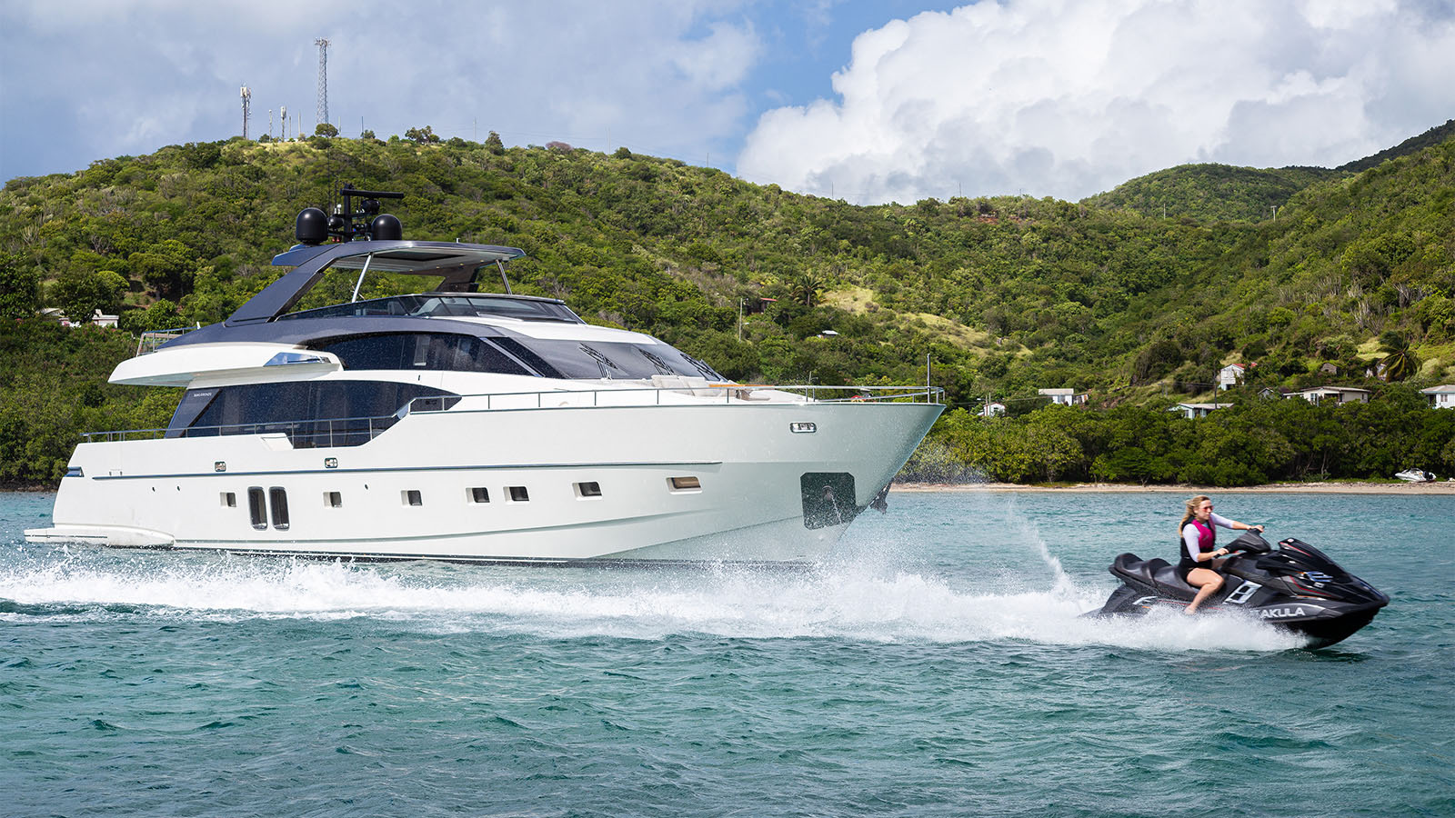 Reduced weekly charter rates with 26m motor yacht AKULA in the Bahamas