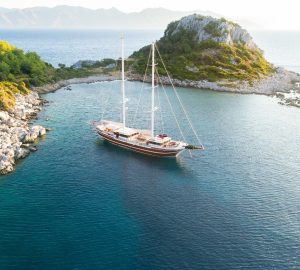 Sailing for distant Turkish shores with luxury gulet Kaptan Kadir