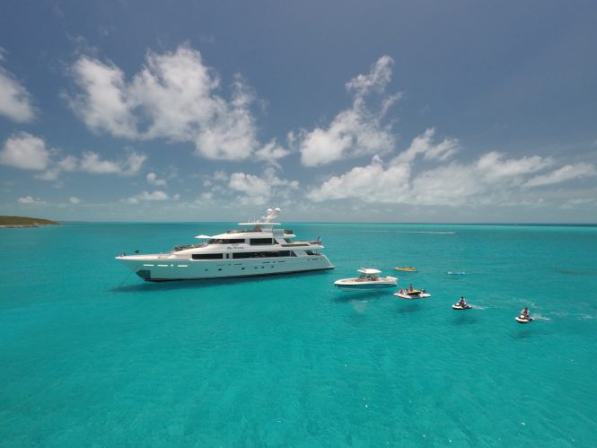 Motor yacht FAR NIENTE offering unforgettable charters in the Caribbean