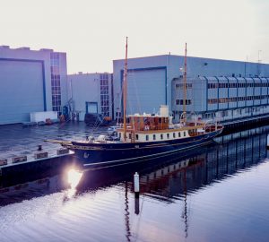 37m Classic luxury yacht Atlantide arrives at Huisfit for restoration