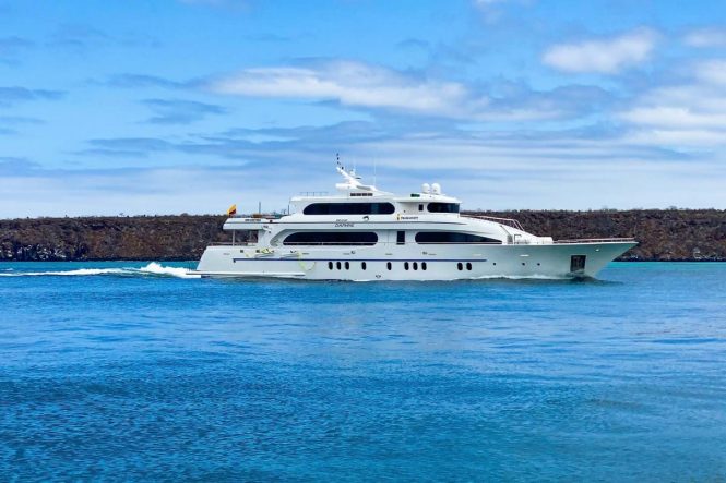 Motor yacht GRAND DAPHNE