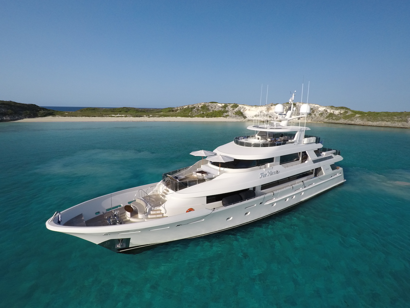 Fill the gap: Luxury charter yacht FAR NIENTE available in the British Virgin Islands 6th-13th April