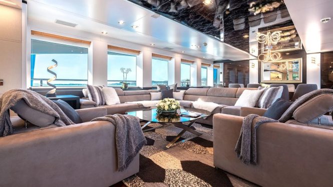 Elegant and comfortable saloon