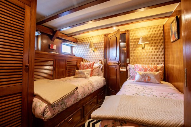 Twin cabin © Ann Orman Photography