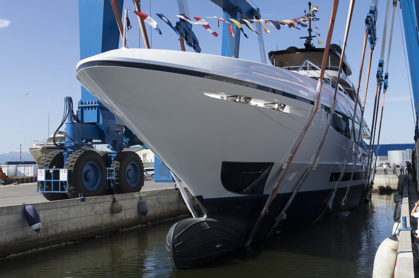 Luxury yacht COMO - a Mangusta 43 Oceano by Overmarine Group launched onto the water