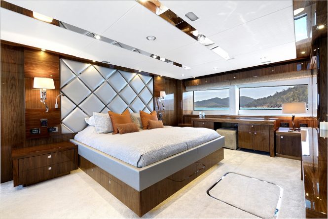 Main deck master suite