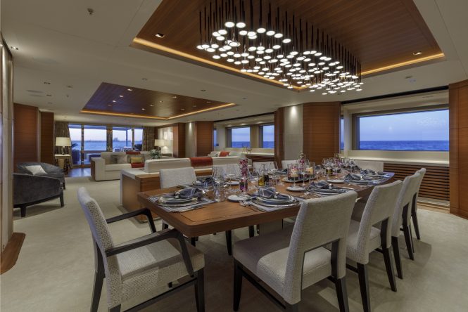 Dining Salon ®Jim Raycroft