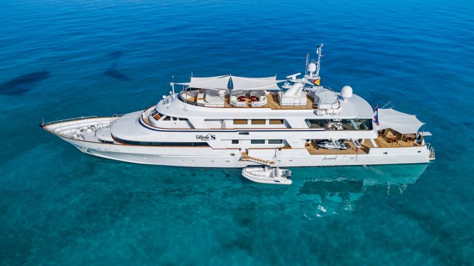 Luxury superyacht LADY S available to view at FLIBS