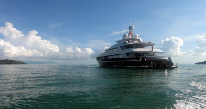 LADY AZUL superyacht