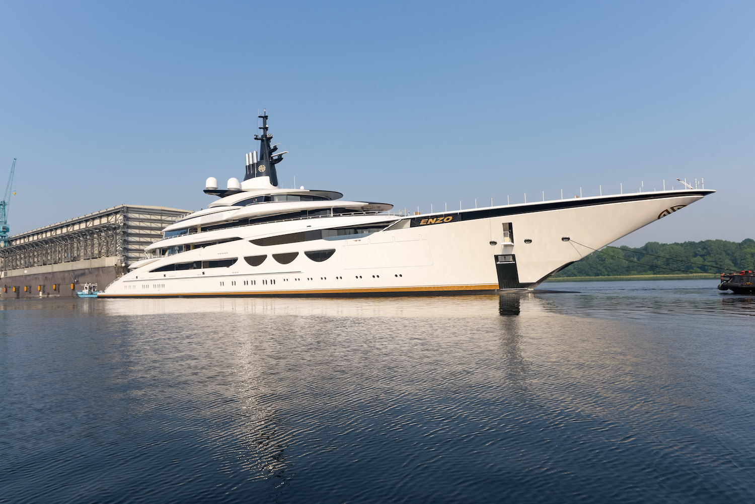 Project ENZO now called mega yacht APHO © KlausJordan