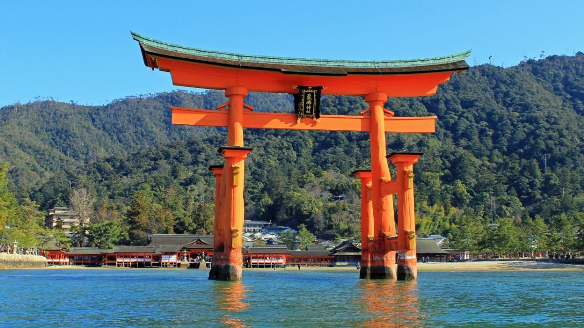 Itsukushima Floating Torii Gate - Photo courtesy of Asia Pacific Superyacht Association