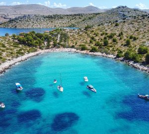 Last minute availability on board exclusive charter yachts in the Mediterranean and The Bahamas