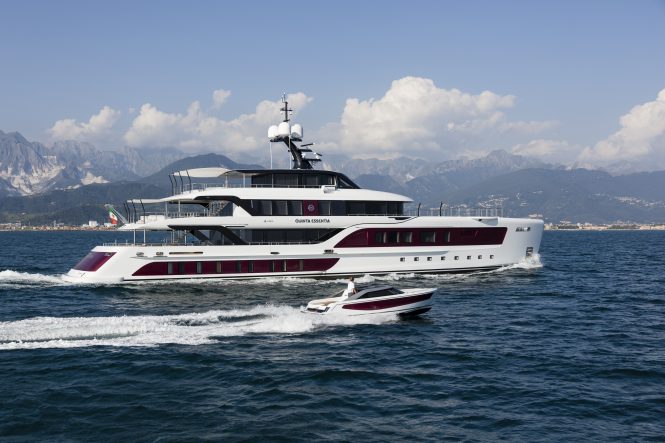 Luxury charter yacht QUINTA ESSENTIA
