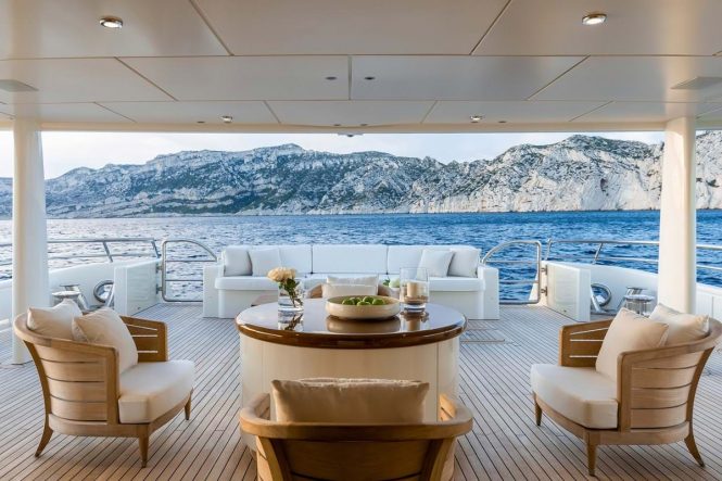 aft deck seating © Damen Yachting